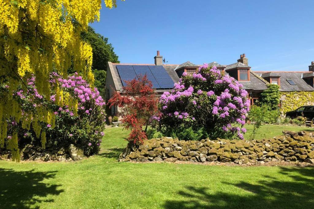 Serene Countryside Home With Manicured Gardens Stonehaven Esterno foto